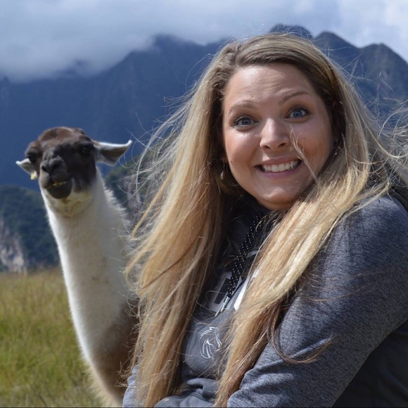 ✈️Meet your Posher, Amber✈️ - Picture 8 of 13